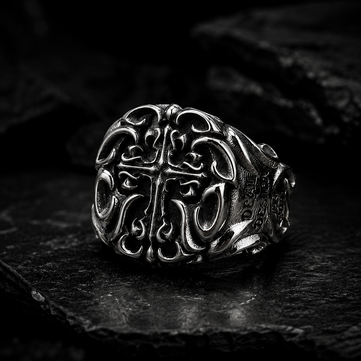 The Crowned Cross Ring