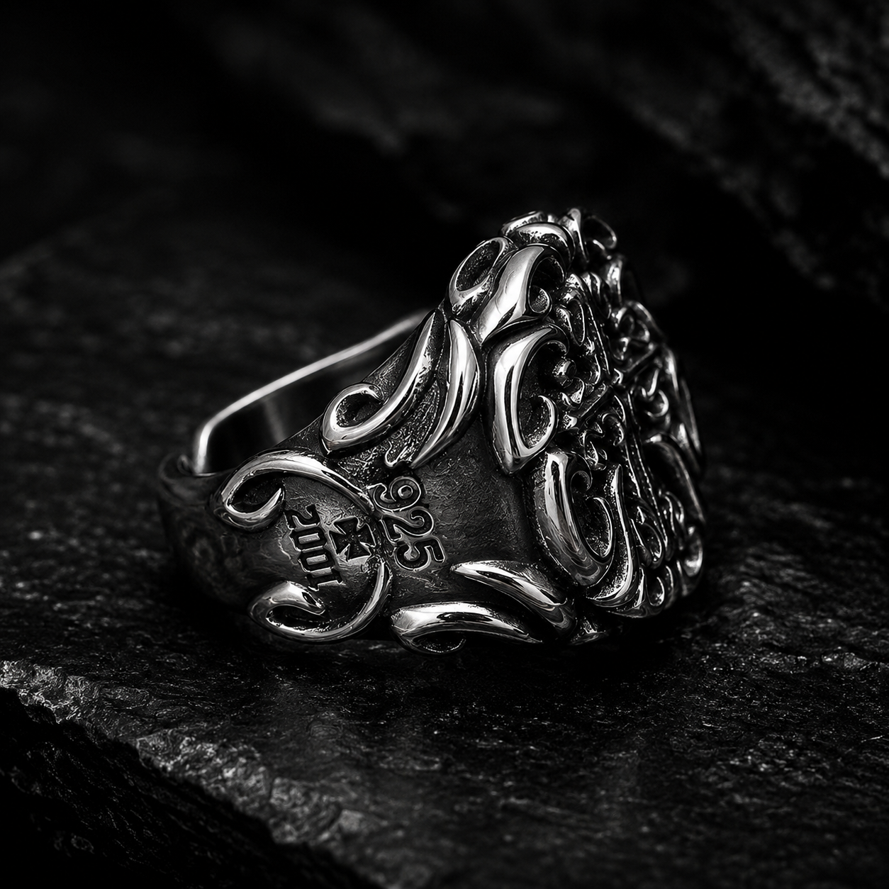 The Crowned Cross Ring